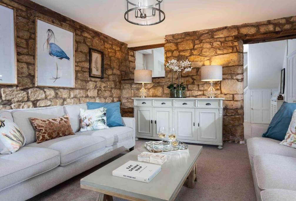 A Beautiful Cotswolds Cottage In Stroud Страуд Экстерьер фото